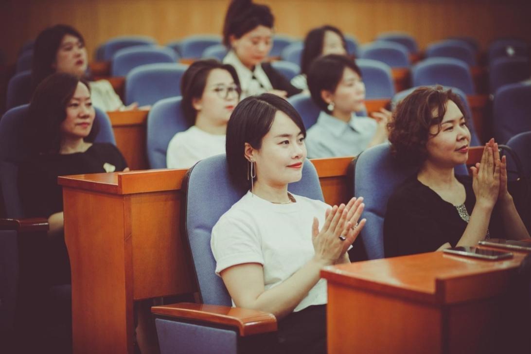 新葡的京集团35222vip佳欣西财巾帼创业班7班结业典礼隆重举行